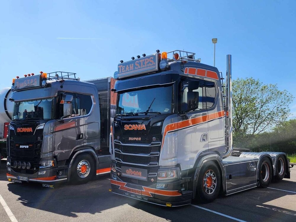 Tekno Tekno Scania Next Gen 6x2 sleepas trekker STPS