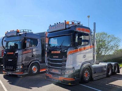 Tekno Tekno Scania Next Gen 6x2 sleepas trekker STPS