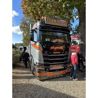 Tekno Scania Next Gen 6x2 sleepas trekker STPS