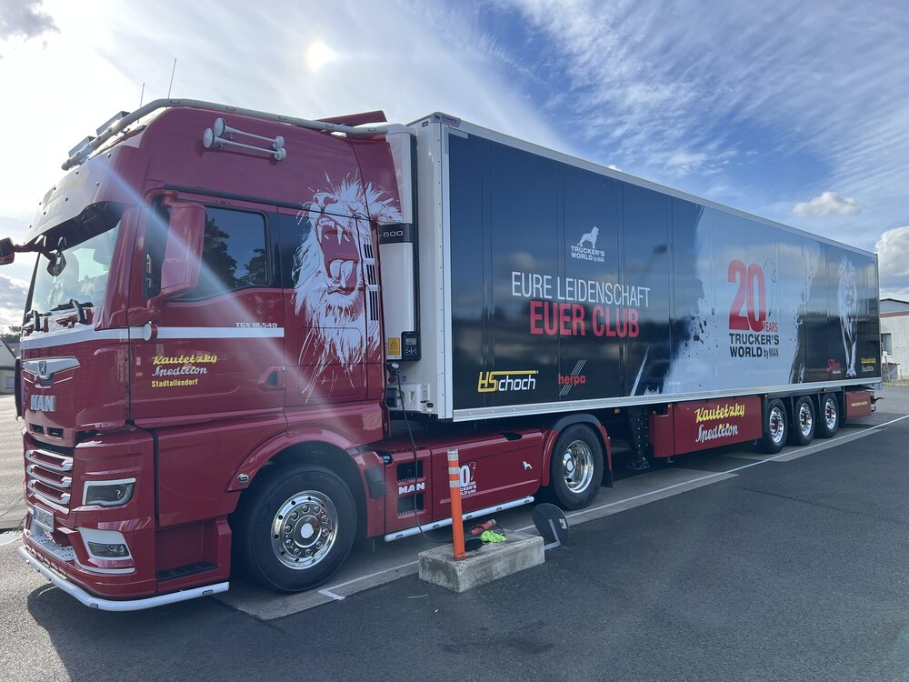Tekno Tekno MAN TGX GX 4x2 with 3-axle reefer trailer KAUTETZKY  "20 JAHRE TRUCKER CLUB"