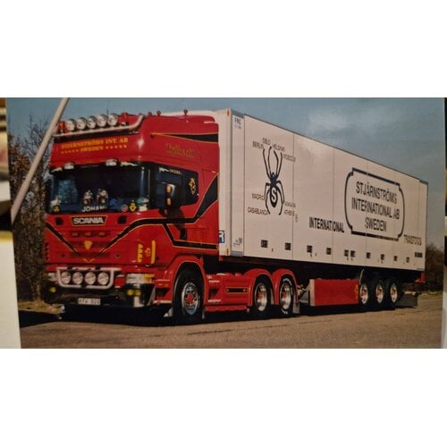 Tekno Tekno Scania 4 serie Topline 6x2 met 3-assige koeloplegger STJARNSTROMS