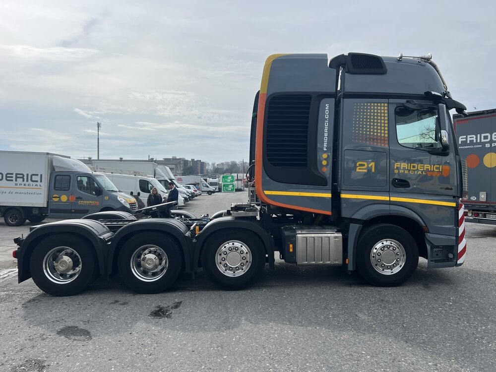 Tekno Tekno Mercedes-Benz Actros Gigaspace 8x4 met Broshuis DDC 3-bed-5 FRIDERICI