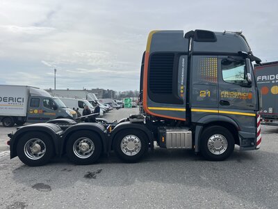 Tekno Tekno Mercedes-Benz Actros Gigaspace 8x4 with Broshuis DDC 3-bed-5 FRIDERICI