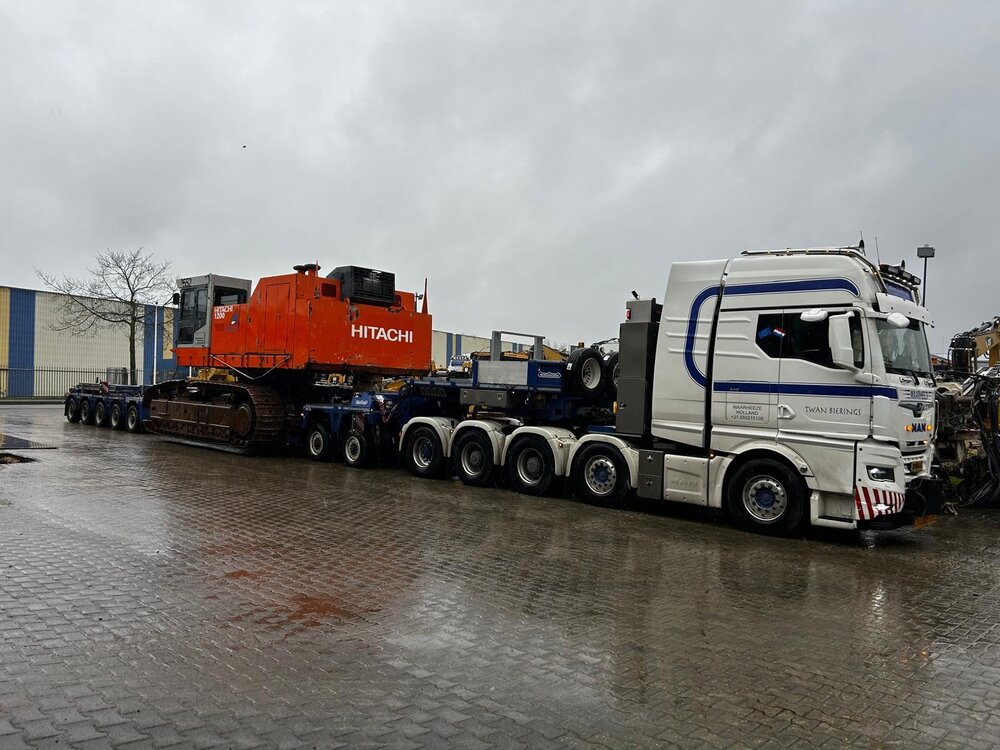 WSI WSI "EXCLUSIEF" MAN TGX XXL EURO 6C Facelift 10x4 with 5-axle lowloader + 2-axle dolly TWAN BIERINGS