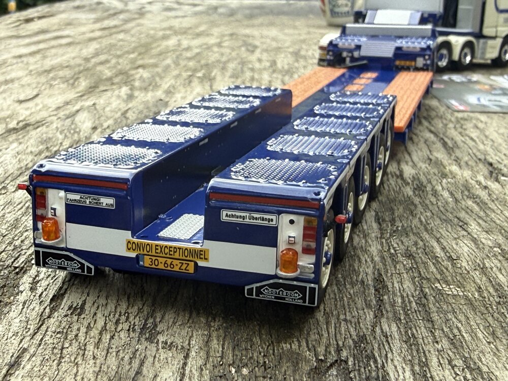 WSI WSI "EXCLUSIEF" MAN TGX XXL EURO 6C Facelift 10x4 with 5-axle lowloader + 2-axle dolly TWAN BIERINGS