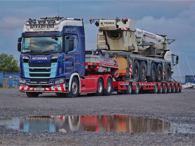 WSI WSI Scania S Highline 6x4 met 6-assige manoovr + 2-assige Dolly MC FADYENS