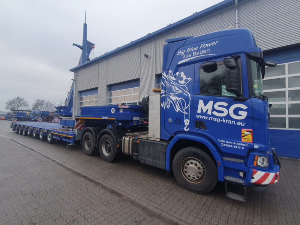 WSI WSI Scania R Highline 6x4 with 6-axle manoovr + 2-axle Dolly MSG