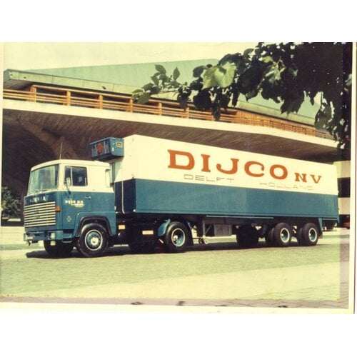 Tekno Tekno Scania 140 met 2-assige klassieke koeloplegger DIJCO