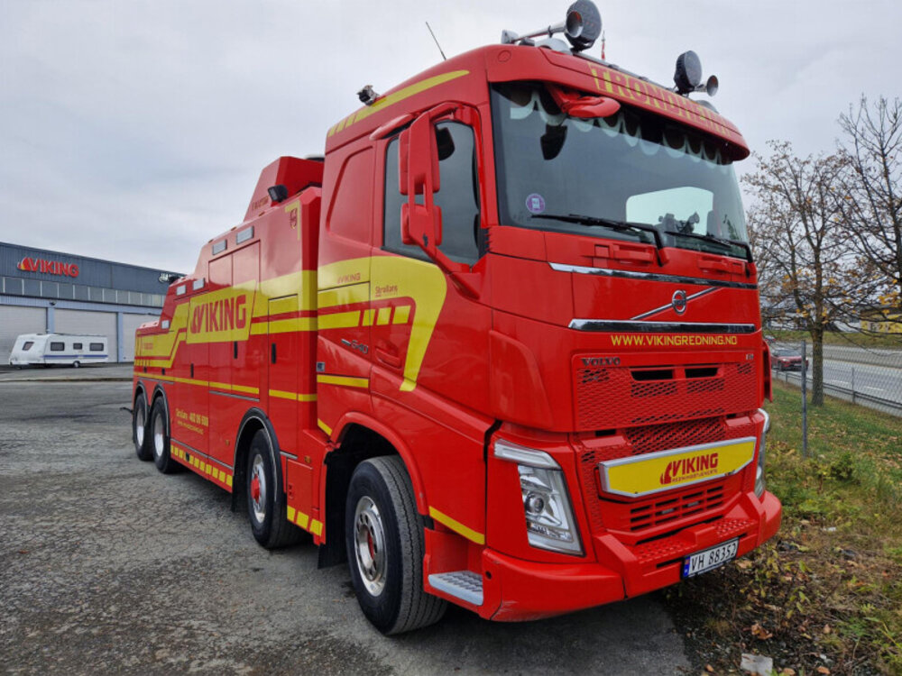 WSI WSI Volvo FH4 Sleeper Cap Falkom 8x4 VIKING TRONDHEIM