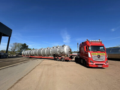 WSI WSI Mercedes-Benz Actros MP5 Gigaspace 8x4  SLT with 6 axle Manoovr + 2-axle Dolly CLAES VERWIMP
