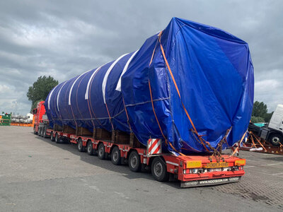 WSI WSI Mercedes-Benz Actros MP5 Gigaspace 8x4  SLT with 6 axle Manoovr + 2-axle Dolly CLAES VERWIMP