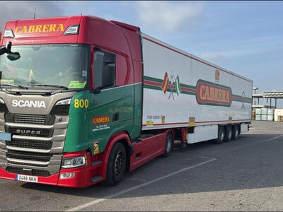 WSI WSI Scania S Highline 4x2 with 3-axle reefer trailer TRANSPORTES CABRERA