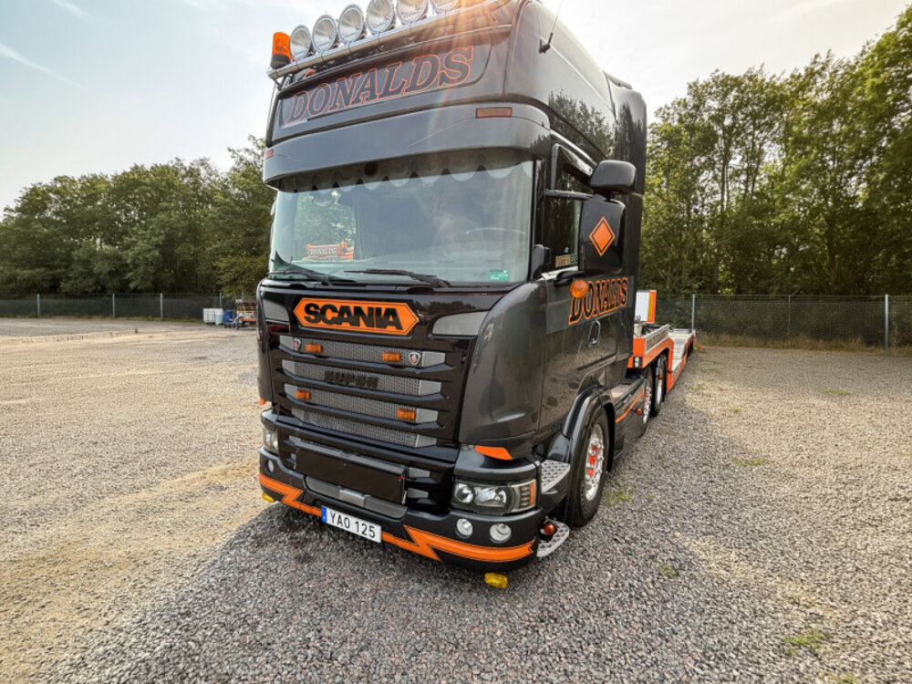 WSI WSI Scania streamline Topline 6x2 with 3-axle twin steer truck transporter DONALD BILBÄRGNING