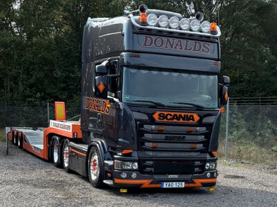 WSI WSI Scania streamline Topline 6x2 with 3-axle twin steer truck transporter DONALD BILBÄRGNING