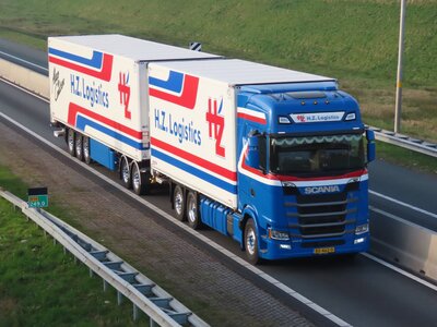 Tekno Tekno Scania Next Gen 500S motorwagen met dolly en koeloplegger (LZV) HZ LOGISTICS