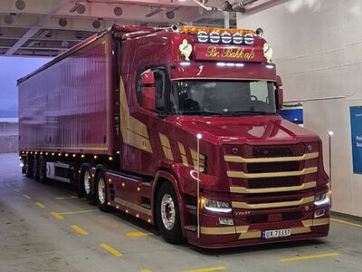 WSI WSI Scania Vlastuin Torpedo 6x2 + 3-axle walking floor trailer BR. BAKK A/S
