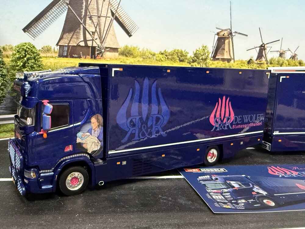 WSI WSI "EXCLUSIVE" Scania R Highline rigid truck with 2-axle trailer R&R WOLFF FLOWERS