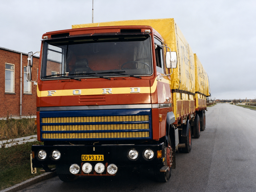 Tekno Tekno Ford Transcontinental 4x2 rigid truck with 3-axle trailer J. WERNER NIELSEN