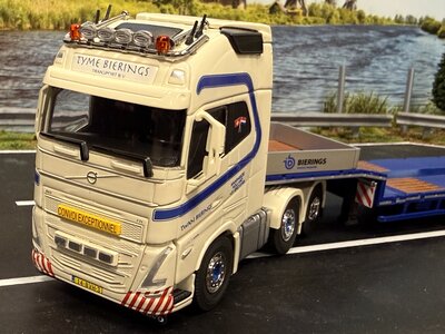 Cavallino Cavallino Volvo FH5 Globetrotter XL 6x2 with 4-axle semi-lowloader TWAN BIERINGS (Tyme Bierings)