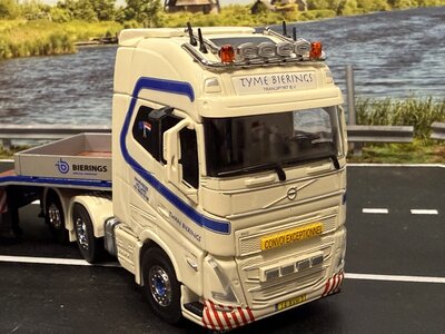 Cavallino Cavallino Volvo FH5 Globetrotter XL 6x2 with 4-axle semi-lowloader TWAN BIERINGS (Tyme Bierings)