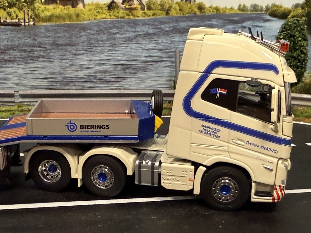 Cavallino Cavallino Volvo FH5 Globetrotter XL 6x2 with 4-axle semi-lowloader TWAN BIERINGS (Tyme Bierings)