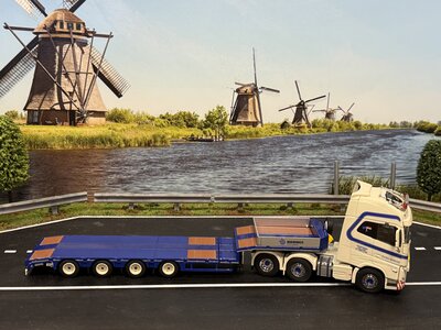 Cavallino Cavallino Volvo FH5 Globetrotter XL 6x2 with 4-axle semi-lowloader TWAN BIERINGS (Tyme Bierings)