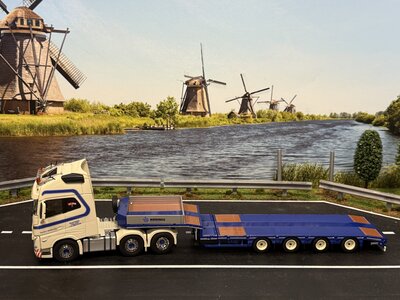 Cavallino Cavallino Volvo FH5 Globetrotter XL 6x2 with 4-axle semi-lowloader TWAN BIERINGS (KEET  Bierings)