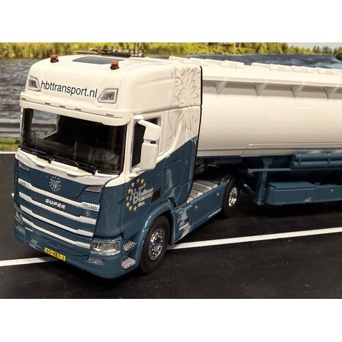 Cavallino Cavallino Scania R Highline 4x2 with 3-axle bulk trailer HBT TRANSPORT