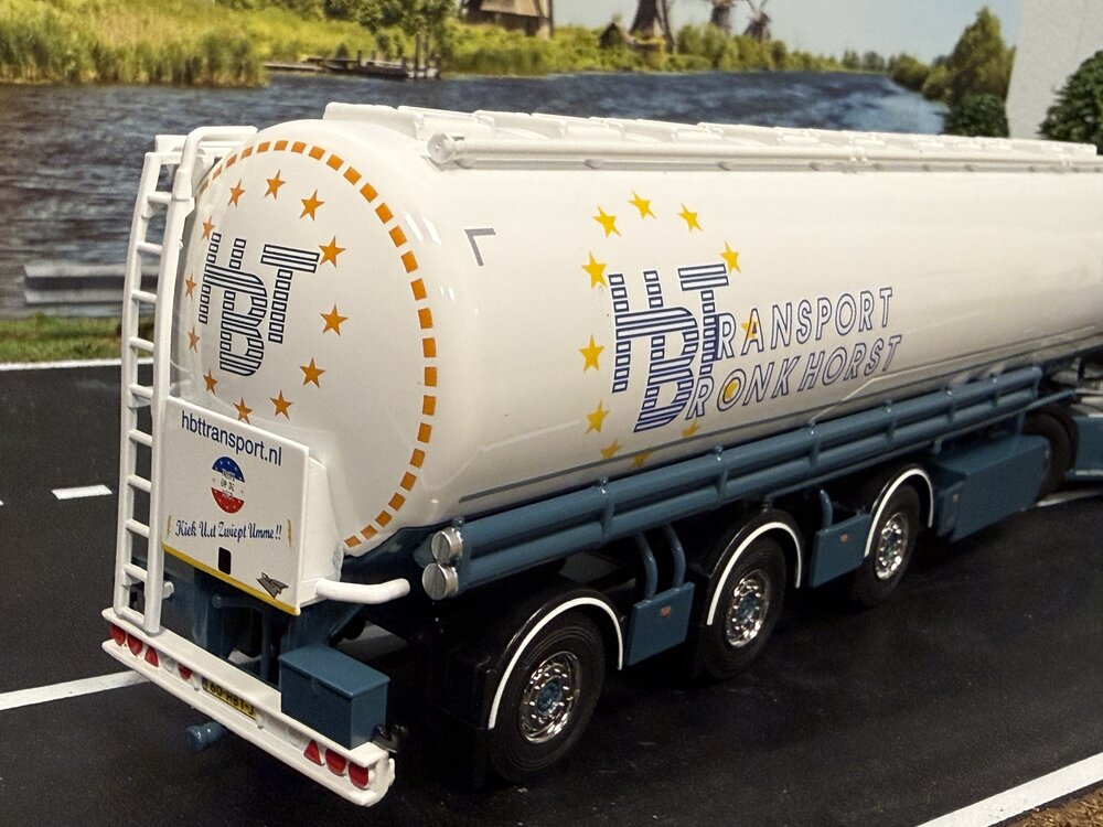 Cavallino Cavallino Scania R Highline 4x2 with 3-axle bulk trailer HBT TRANSPORT