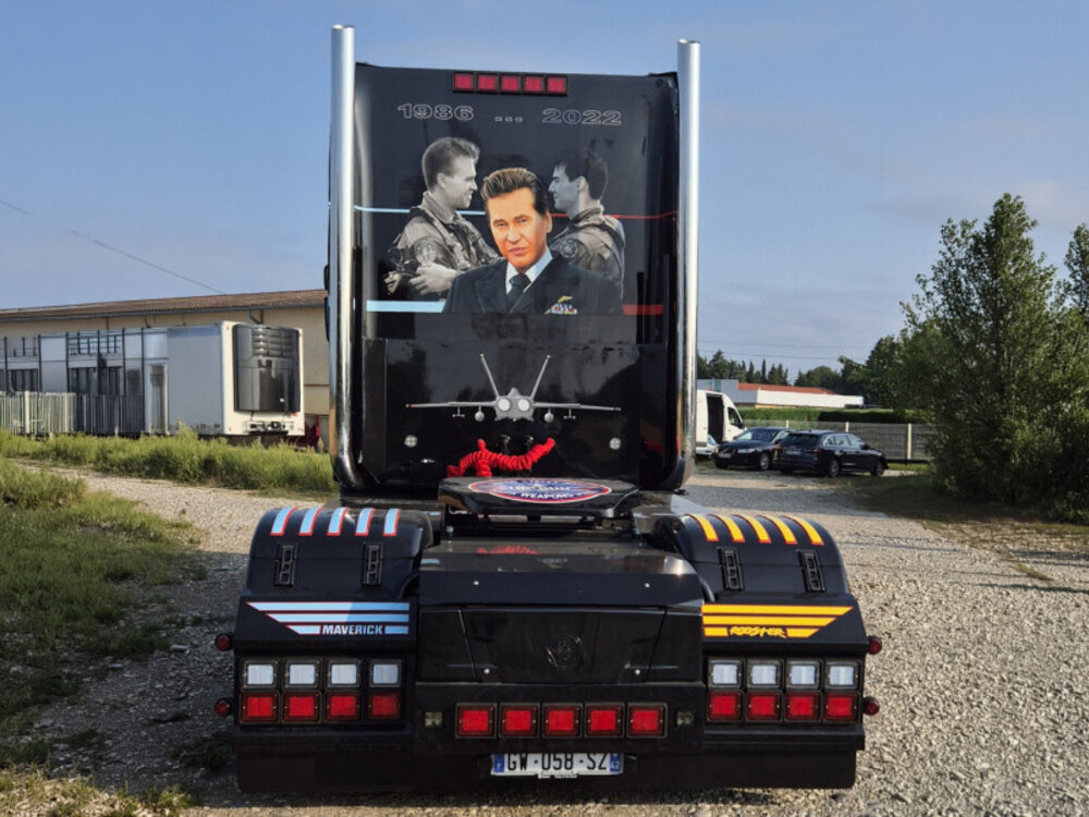 WSI WSI Scania R Highline 4x2 with 3-axle reefer trailer NICOLAS VILLARD "TOPGUN"
