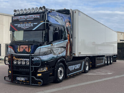 WSI WSI Scania R Highline 4x2 with 3-axle reefer trailer NICOLAS VILLARD "TOPGUN"