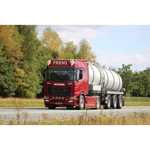 WSI WSI Scania R 4x2 + 3-axle vacuum tank trailer FRENS