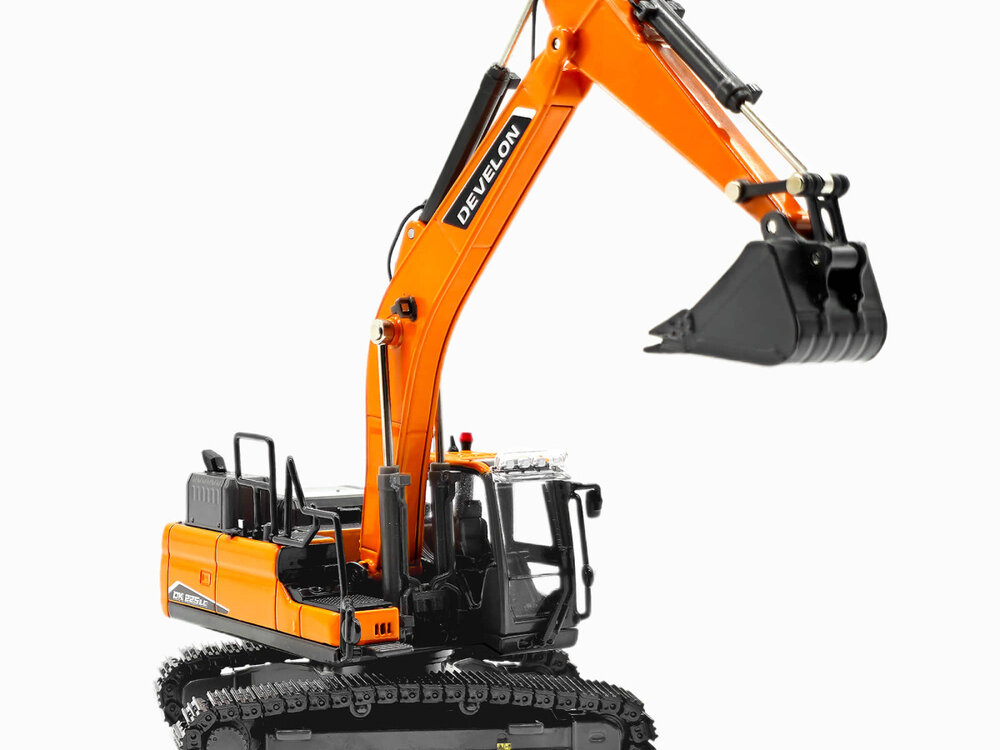IMC IMC DX225 Excavator DEVELON