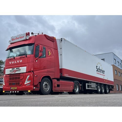 Tekno Tekno Volvo FH5 Glob. XL 4x2 with 3-axle reefer trailer SCHRIER