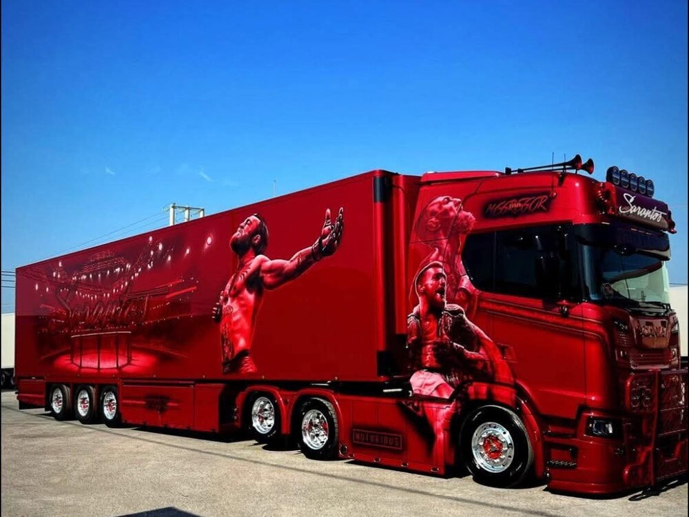 Tekno Tekno Scania NGS Highline 6x2 with 3-axle reefer trailer SARANTOS
