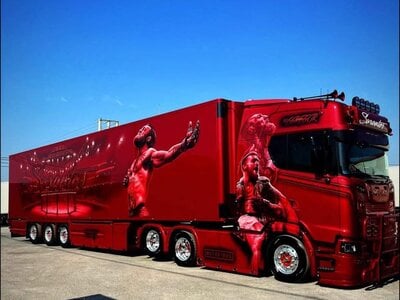 Tekno Tekno Scania NGS Highline 6x2 met 3-as koeloplegger SARANTOS