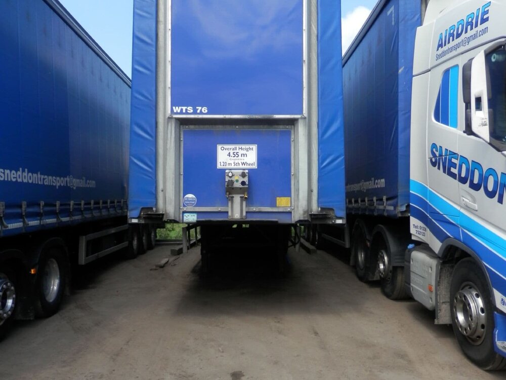 WSI WSI Volvo FH Aero 6x2 with 3-axle curtainside trailer W T SNEDDON & SONS AIRDRIE Lesmahagow Scotland