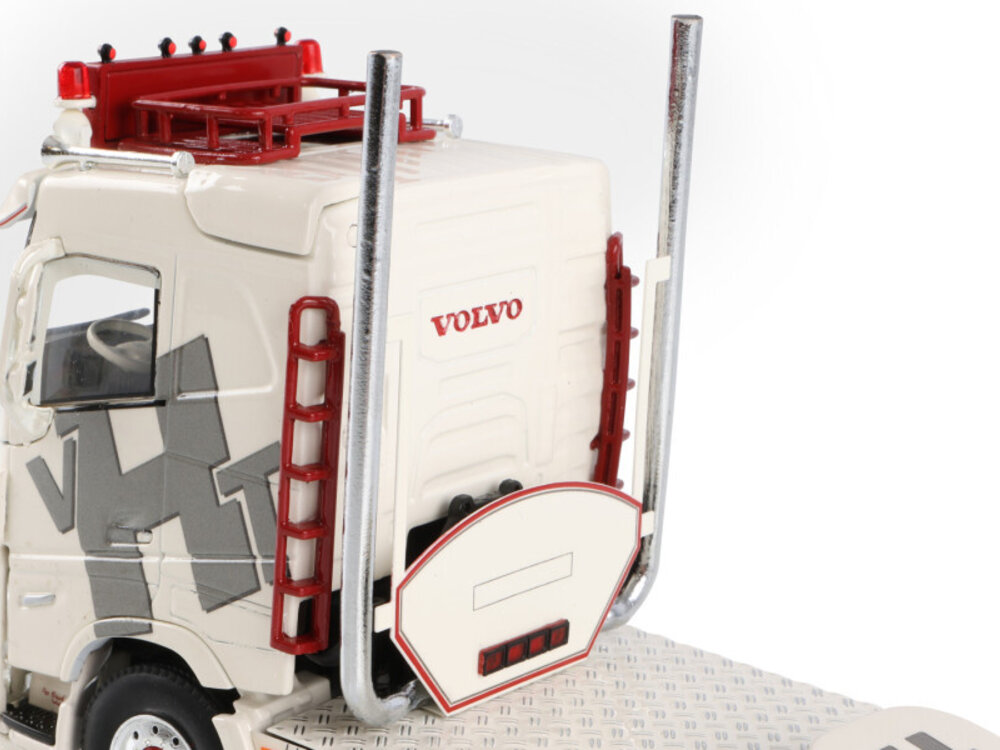 WSI WSI Volvo FH5 Sleeper Cab 4x2 VAN HOUTEN