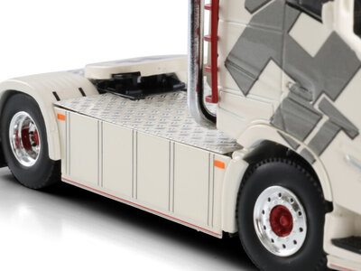 WSI WSI Volvo FH5 Sleeper Cab 4x2 VAN HOUTEN