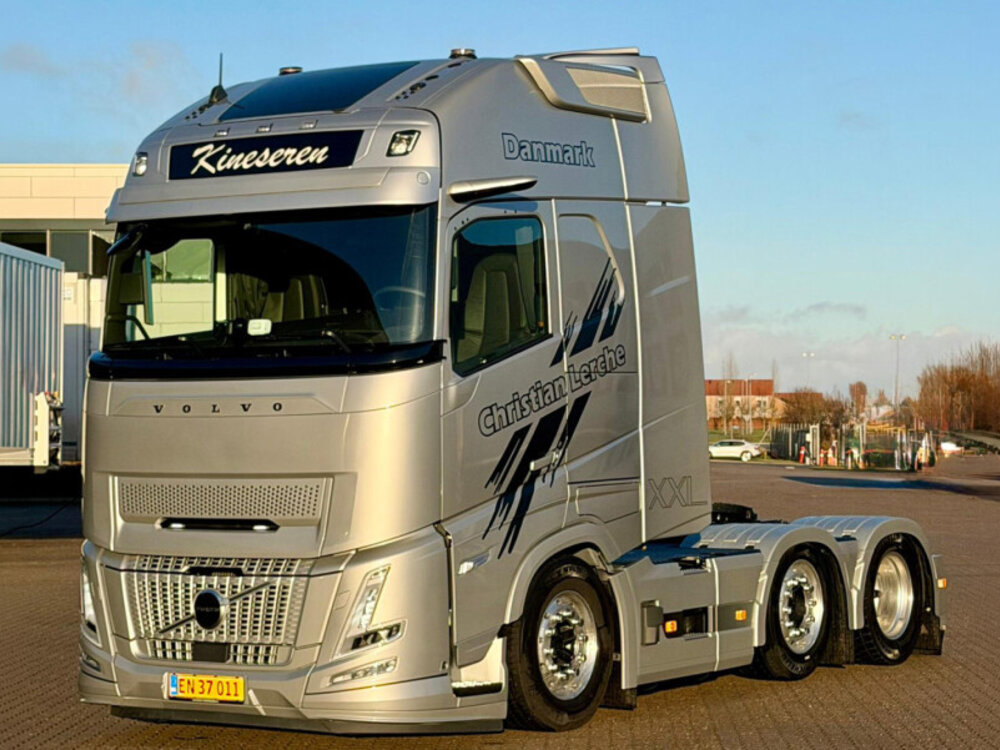 WSI WSI Volvo FH Aero Globetrotter XXL 6x2 twin steer CHRISTIAN LERCHE