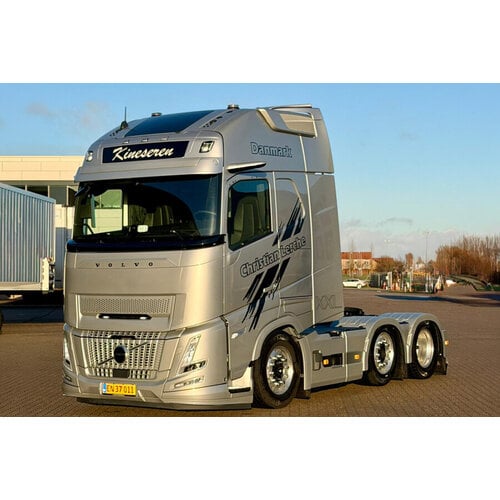 WSI WSI Volvo FH Aero Globetrotter XXL 6x2 twin steer CHRISTIAN LERCHE