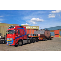 WSI Volvo FH 5 Globetrotter 8x4 met 6-assige Manoovr VAN DER TOL