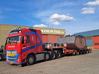 WSI WSI Volvo FH 5 Globetrotter 8x4 met 6-assige Manoovr VAN DER TOL