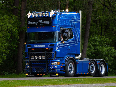 WSI WSI Scania R5 Topline 6x2 met 3-assige dieplader DANNY RASING