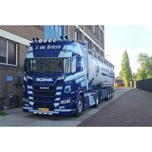 WSI WSI Scania R Highline 4x2 met 3-assige tipper bulk trailer J. DE BRUYN
