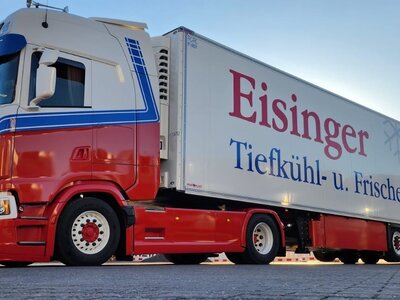 Tekno Tekno Scania NGS Highline 4x2 with 3-axle reefer trailer EISINGER
