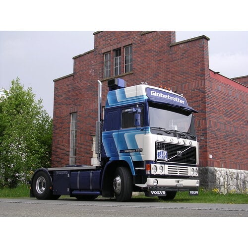 Tekno Tekno Volvo F12 Globetrotter 4x2 LENDEMANN