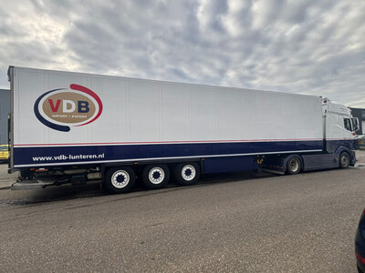 WSI WSI DAF XG+ 4x2 met  3-assige koeloplegger VDB LUNTEREN