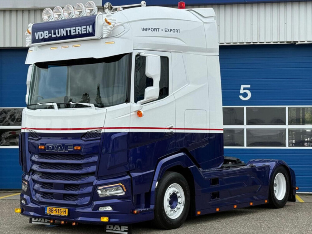 WSI WSI DAF XG+ 4x2 met  3-assige koeloplegger VDB LUNTEREN
