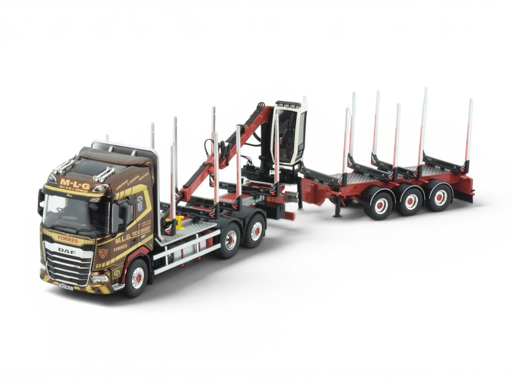Tekno Tekno DAF XF 3-assige motorwagen met 3-assige houtaanhanger MLG TRANSPORT